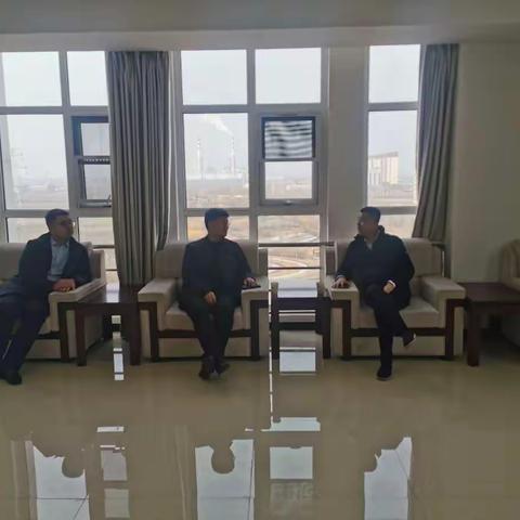 经济开发区、财政局、投资促进服务中心招商组在经济开发区接待客商