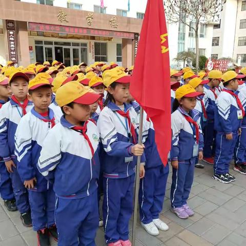 参观陕甘宁陇东分区纪念馆