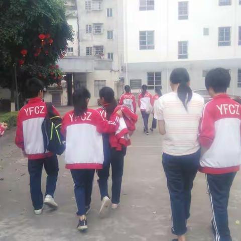 1714学雷锋活动月爱心行动—慰问养老