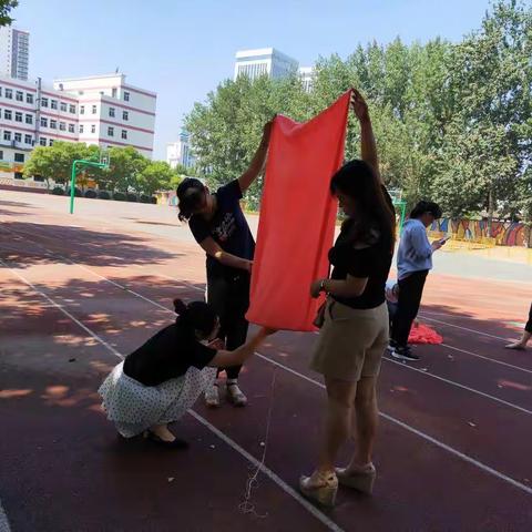 竞秀综实展芳菲 骨干教师艺生华