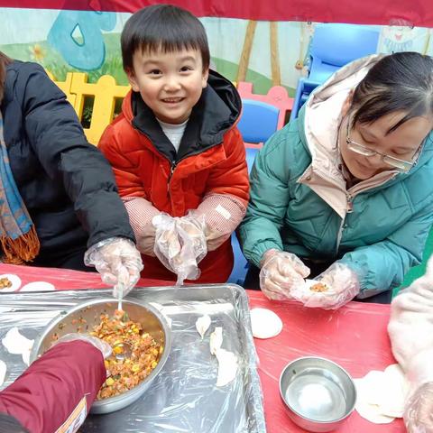 庆元旦，包饺子，迎新年！