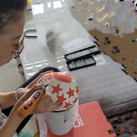 毫厘间的蛋雕艺术：让蛋壳绽放冬奥情