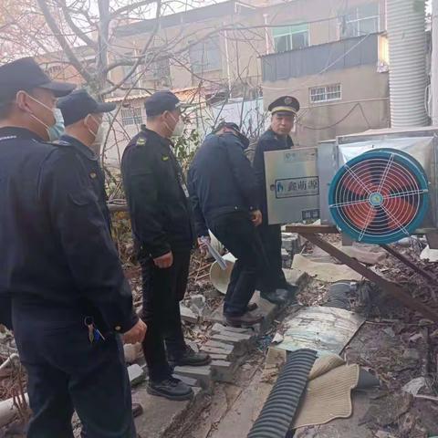 许昌城管持续开展餐饮油烟治理规范人间“烟火气”