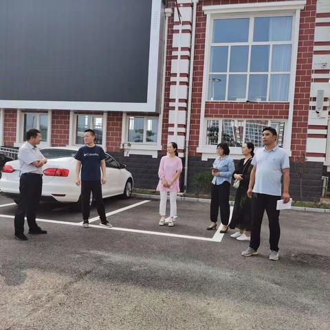 金秋时节，教体局领导送关怀