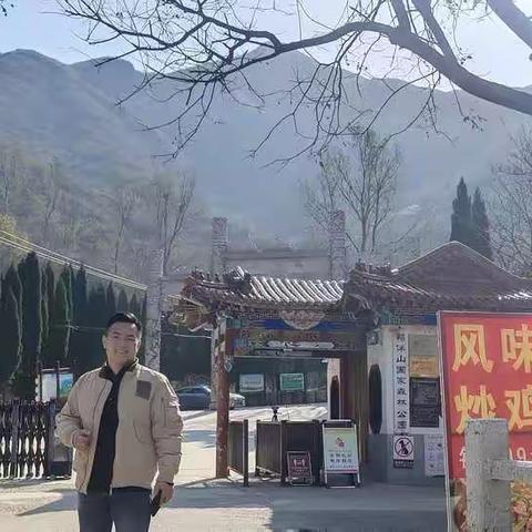 神女鹤伴山行