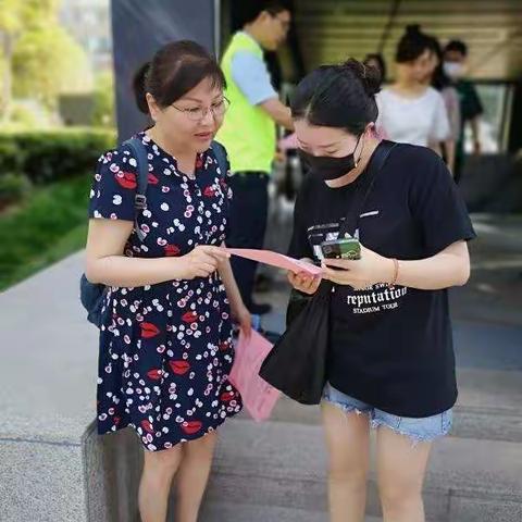 【新时代丈八】“疫苗接种你我他，免疫屏障靠大家”——绿地世纪城社区积极开展二剂次疫苗接种宣传工作