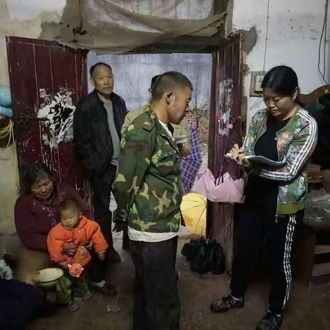 召陵区邓襄镇全体镇干部对照"六个精准"，强力落实"六个一"举措