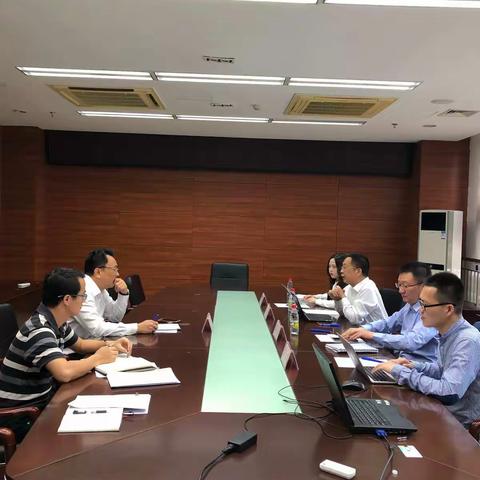 市商务局蔡俏局长会见南京大学信息管理学院教授蔡圣闻一行并进行交流座谈