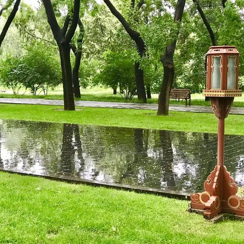 丹陛桥上雨纷纷