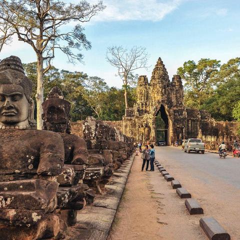 吴哥窟，你有种青铜鼎般狞厉的美（定稿）