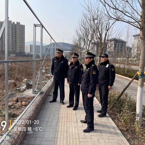 【历城城管】彩石中队巡查辖区工地，强化扬尘管控