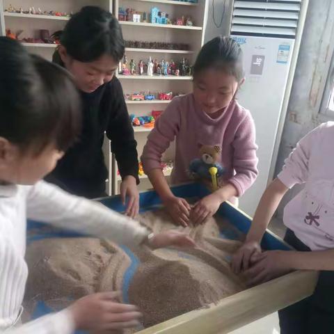 本学期您家孩子上过心理课吗？跟心理老师一起做过交流吗？