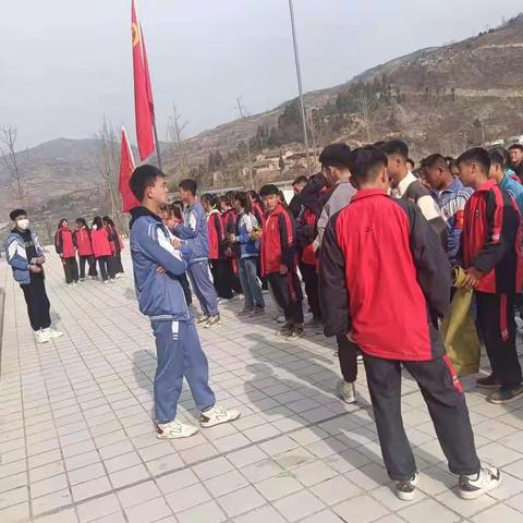 王坝农中关于开展“弘扬雷锋精神，践行新时代文明”主题教育活动