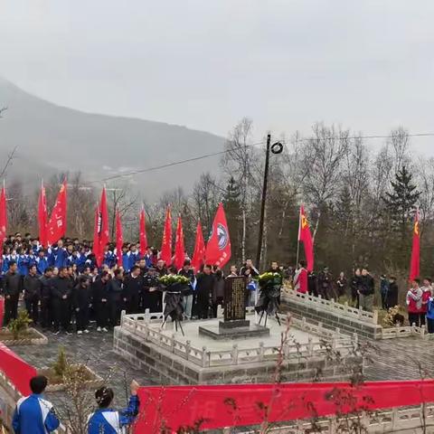 “缅怀革命先烈，追寻红色记忆”王坝农中开展清明祭扫活动