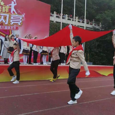 送给孩子们第一个运动会影集