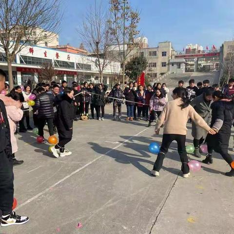巩义市之朴中学“庆元旦迎新年”趣味活动
