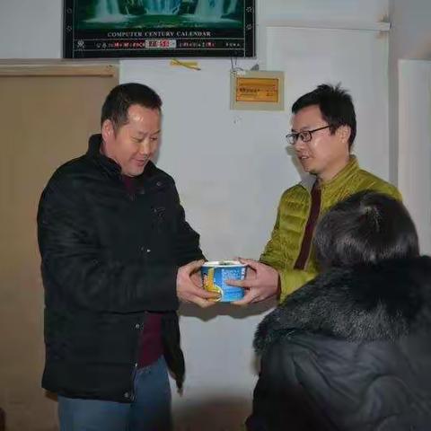 新密市矿区办事处告成矿社区开展“情暖冬至，爱满邻里”包饺子活动