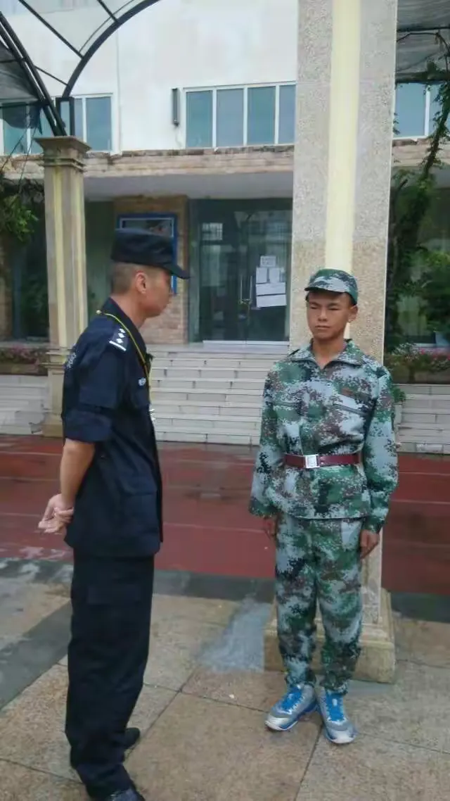 这是哪位同学被刘教官训话了？