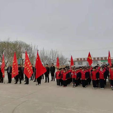 信庄完全小学开展“缅怀革命先烈，传承红色基因，培育时代新人”——主题教育活动