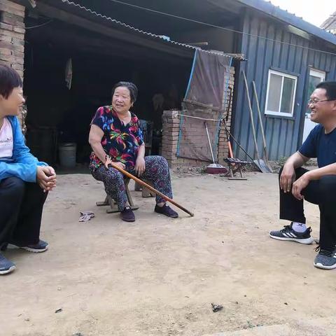 走访慰问 贴心帮扶  区委宣传部持续开展精准脱贫工作