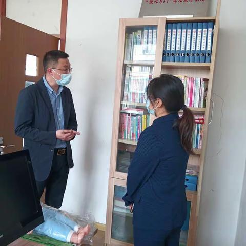 伊春市妇联到旭日街道办事处林都社区参观调研高标准妇女之家建设情况