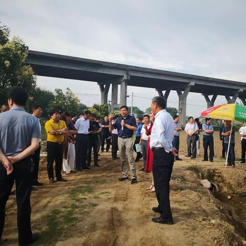 6月12日，县委书记陈武斌一行50余人到黄泥畈村开展“三合一”拉练检查