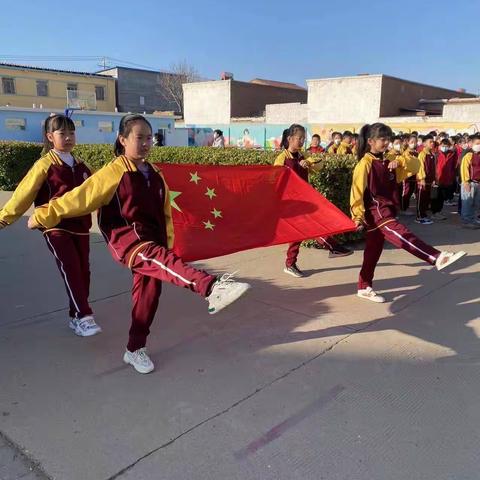 安全教育记心间——马于镇吕家庄学校激励学生立长志之国旗下宣讲活动