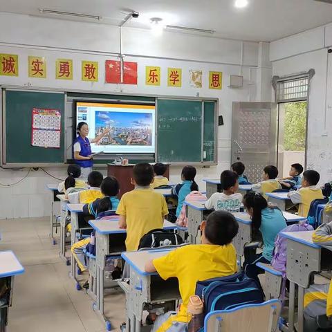 团市委开展“阳光护航 情暖童心”关爱农村留守儿童志愿服务活动