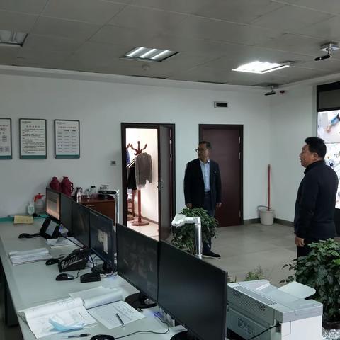 定西分行党委委员、纪委书记李全德到监控中心检查指导“五一"节前安保工作