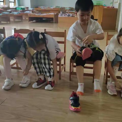 孙家巷幼儿班幼儿自理能力比赛