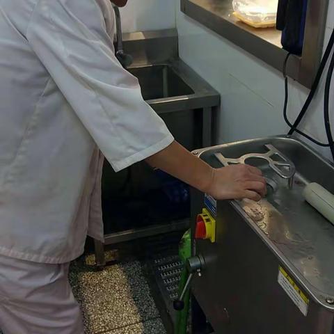 钢都店生鲜设备速冻操作培训