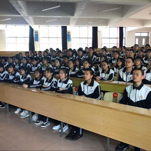 “传承五四精神  喜迎建党百年”团员纳新暨表彰大会