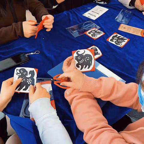 巧手剪纸寄初心，红色精神承使命