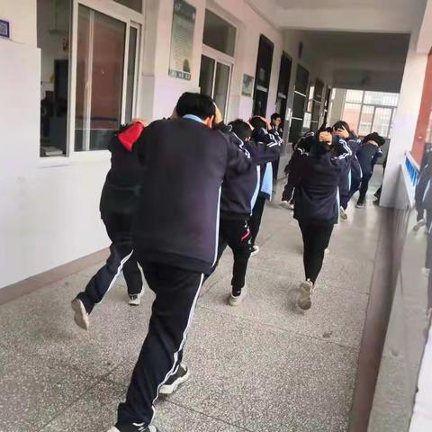 果元乡初级中学应急疏散演练活动纪实