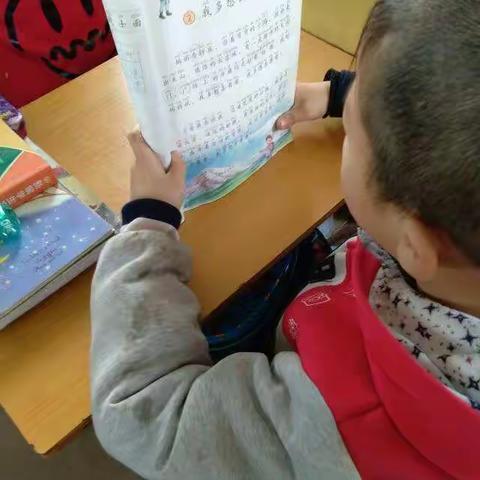 南蛮营小学一二班每日阅读