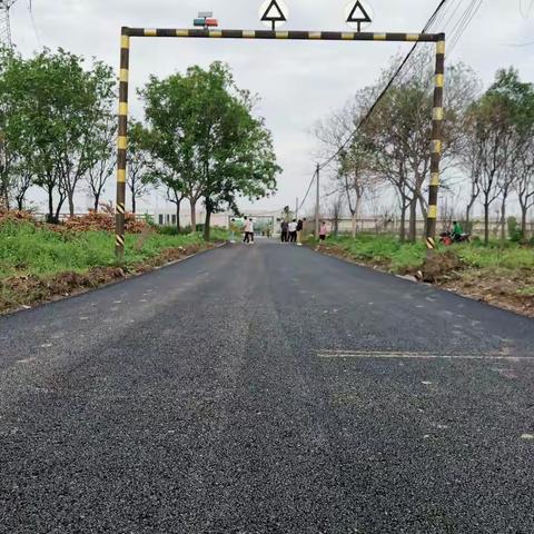 巩义市第二污水处理厂道路铺设完工！