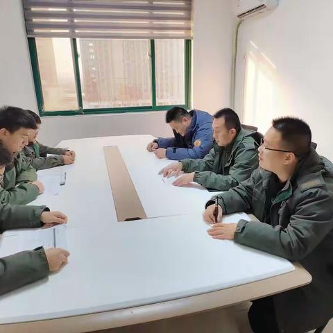 输电运检中心运行班学习“四届三次职代会”精神