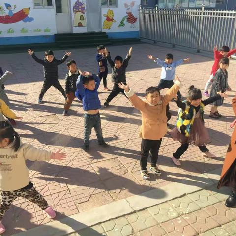 营房联小幼儿园中班，“迎立冬包饺子”主题活动