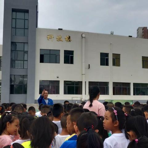 做小学生，你准备好了吗？——记东胜区正东小学一年级（8）班入学教育周（副本）