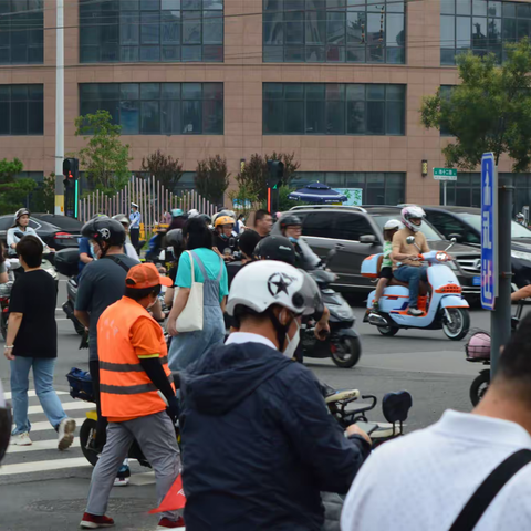 警察也是孩子......