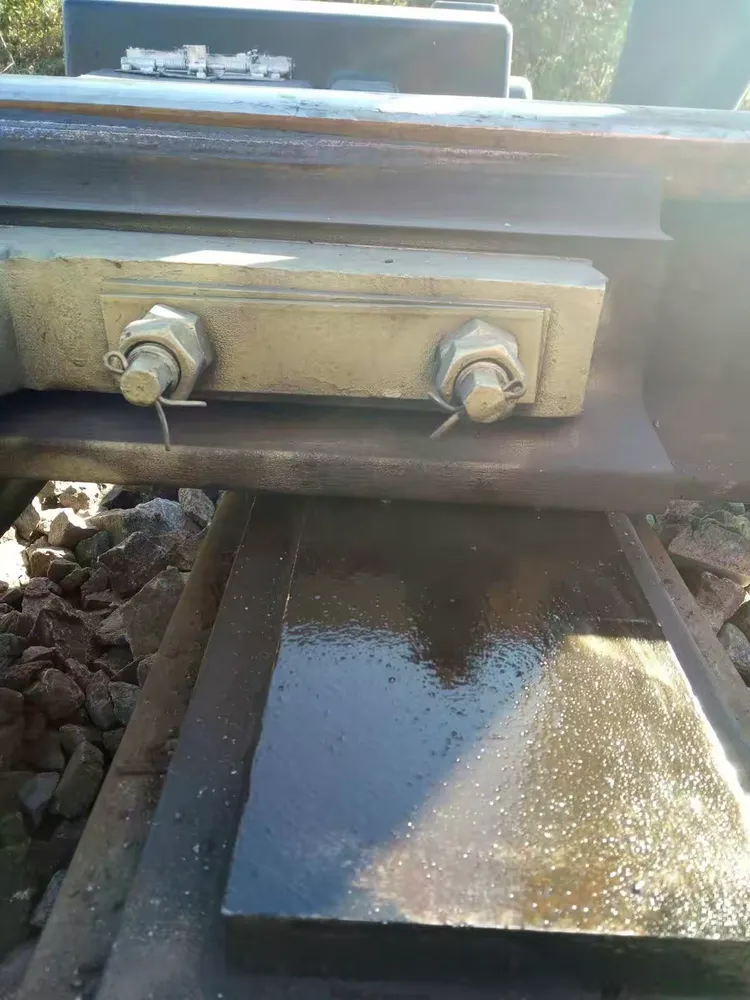 2018年10月16日,斗虎屯站1号道岔工电联合检查整治记录