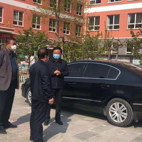 久违的青春气息，终于充盈在初夏的校园里，终于初三毕业班的师生复课了