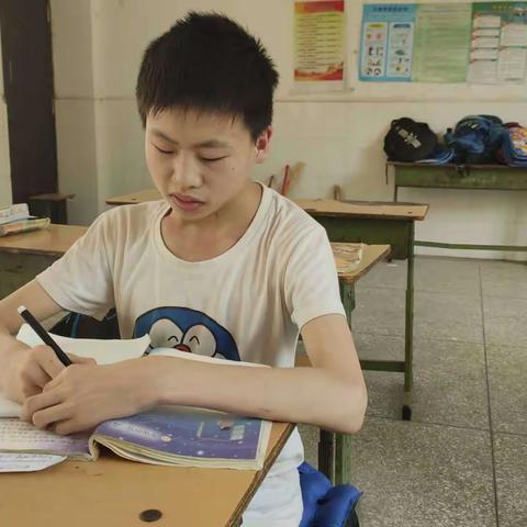 爱心铺平求学路，                ——济源示范区王屋镇封门小学爱心助力成长