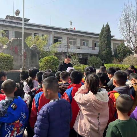 春风化雨催桃李  ，文明新风处处春 ——记新姚小学二年级“文明礼貌月”活动纪实。