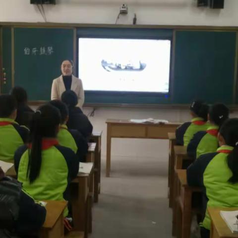 教与研携手，学与思并肩——记镇东小学高年级语文教研活动