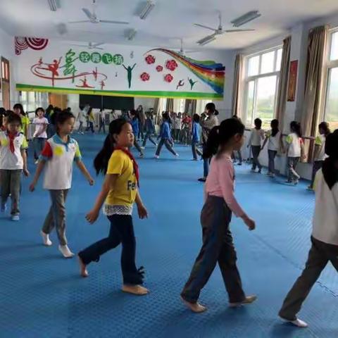 “舞动精彩，让梦飞翔”——舞之翼社团