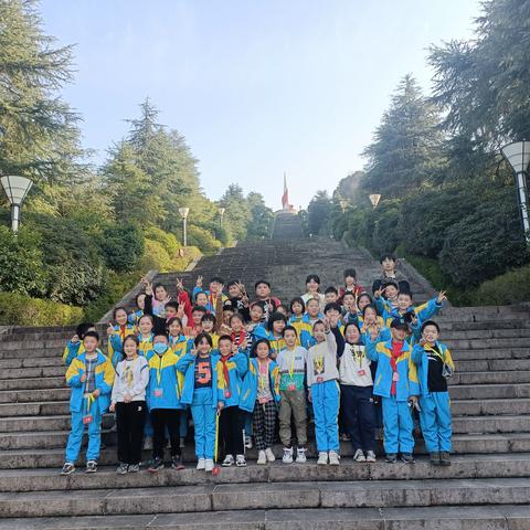 湖南日报小记者开展“走进红色故里，追寻伟人足迹”主题实践活动