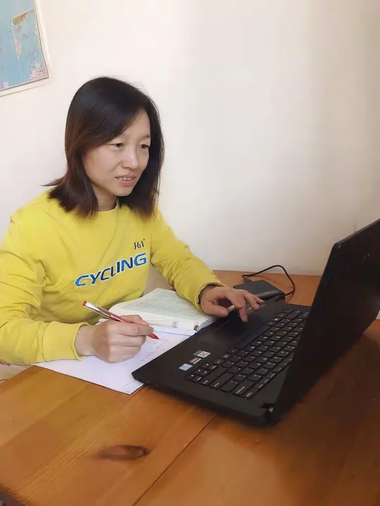 【作风建设年】初心落行动，使命担肩上——记城南中心小学党支部优秀党员高玉荣