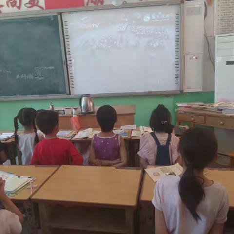 安全与学习并重（发展中的丁庄小学）