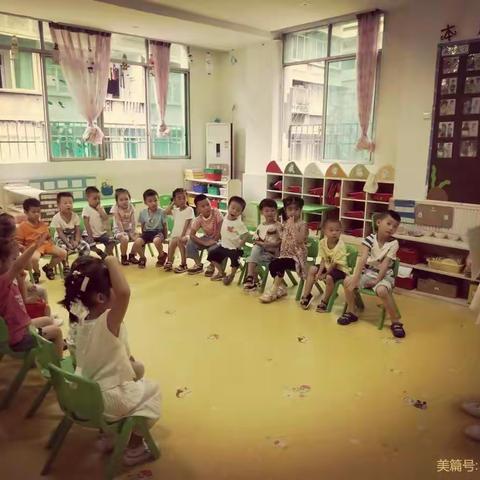 嘉乐迪幼儿园庆国庆迎中秋之垃圾分类活动回顾 维尼二班